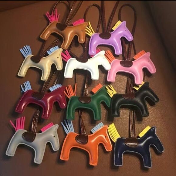 2025 Puffy Large Horse Purse and Backpack Accessory or Keychain - Picture 4 of 8